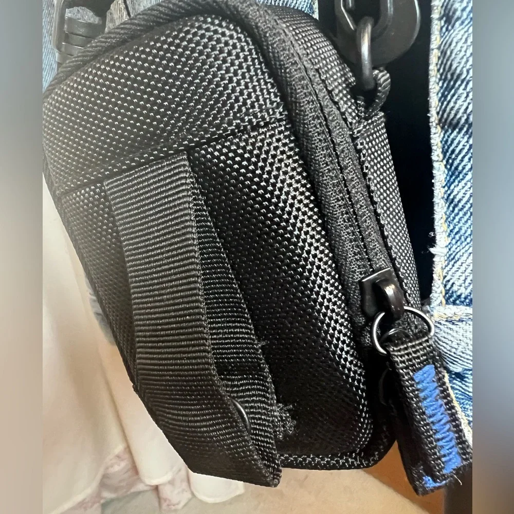 EUC Sony crossbody camera bag black